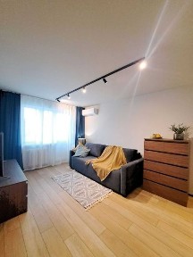 Сучасна квартира в цегляному будинку, Солом янський район