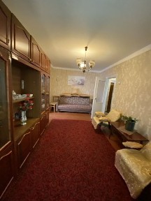 Квартира на другому поверсі, цегляний будинок