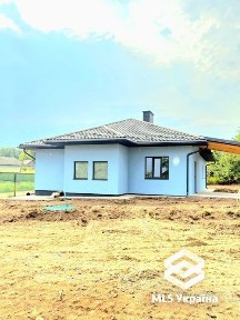 Продаж будинку на Роша