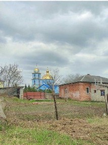 Продам півбудинку із зручностями на 3 кімнати в центрі Дергачів.