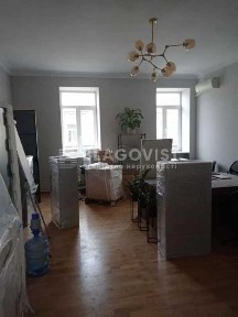 Вул. Хрещатик 15. Продаж 3 кімнатної двосторонньої квартири