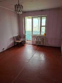 Продам світлу 1к кв біля метро Оболонь на вул Йорданська 11