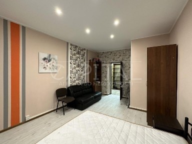 Київ, Шевченківський, вулиця Богдана Хмельницького 68