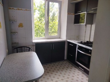 Сдам 2-ком Черемушки ул Малиновского 8000 тыс гривен