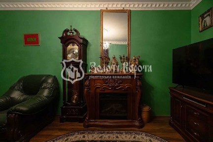 Киевская обл., Киево-Святошинский район, с. Софиевская Борщаговка, Гетьманская ул., 9