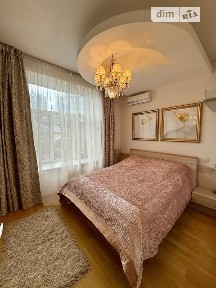 Олеся Гончара вулиця, мікрорайон Центр, район Шевченківський, Київ, метро Університет, вул. Олеся Гончара 77 • ID 33446474