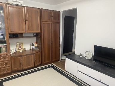 Продам 1-кім. кв з ремонтом та меблями на 3- м районі.