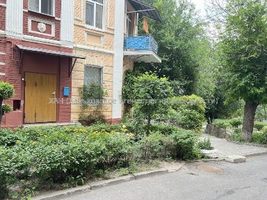 В пешей доступности от метро квартира в Нагорном районе V00