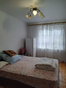 Продаж трикімнатноі квартири