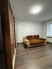 Продаж 1 км малосімейка Наукова