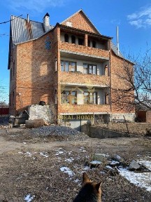 Продам будинок в Таращі - 6 кімнат, 391 м², 10 соток.