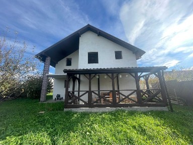 Продам 4 кімнатний будинок 160 кв. м. смт Шкло!