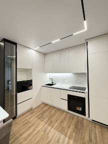 2к студія з новим ремонтом в ЖК Варшавський 2