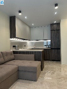 Київ, вул. Салютна 2