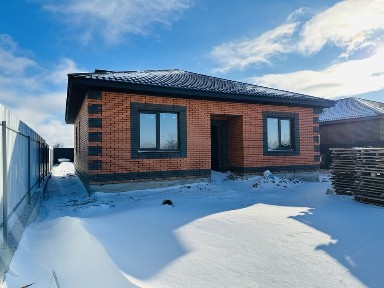 Продаж будинку 95 кв. м, 3 кімнати, на вул. Б. Хмельницького Яkyшинці