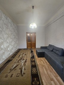 Сдам 2 комнатную квартиру Центр города.V