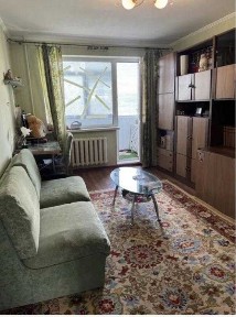 Продам простору двокімнатну квартиру недалеко від ТРК Україна