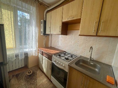 1 кім Фабрична (Бам) для 1-2 дівчат. Вільна