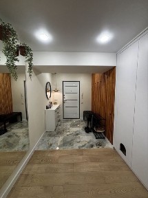 Центр міста! Сучасна трикімнатна квартира.