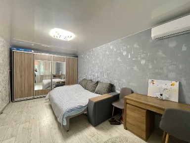 Продам 2 кімнатну квартиру, проспект О. Поля, з сучасним ремонтом