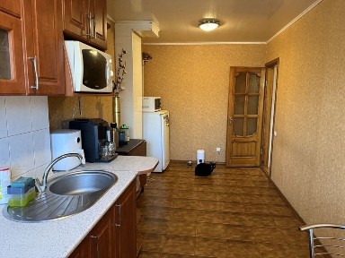 Продам 3-х кімн. кварт. Осіння. Пр. Калнишевського. Слобожанський.