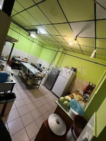 Здам в оренду заклад харчування біля лікарні в центрі.