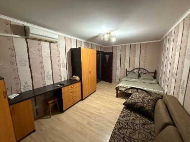 Здам подобово 1-кімнатну квартиру в центрі міста !