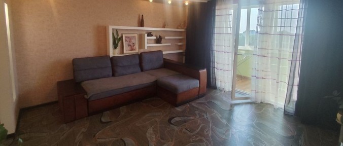 Здається 3-х кімнатна на Героїв України (Сталінграда)