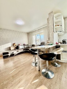 Комфортний будинок в найближчому передмісті Чернігова! A11