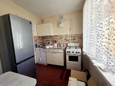 Здам освіжену 3х кімнатну, КОМАРОВА (ПАРК ЖОВТНЕВИЙ), ОКРЕМІ кімнати!