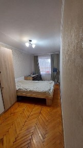 Продам 2-кімнатну квартиру. Вул. Стависька, 33.