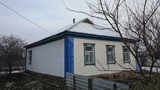 Будинок з пічю, газом, свердловина, велика ділянка. - Є відеоогляд!