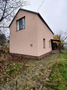 Продаж будинку з ремонтом та меблями