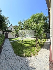 Продається затишний будинок в Совіньйоні