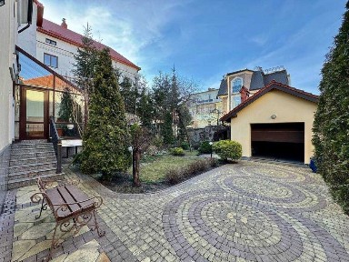 Продам унікальний будинок по вул. Сельських (Алтайські озера)