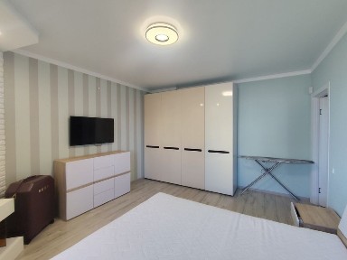 Продам видову, 3-х кімнатну квартиру р-н Митниця