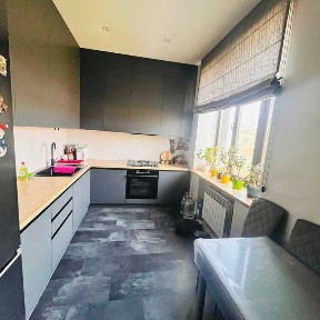 Продается 2-х ком квартира на 97 квартале проспект Университетский