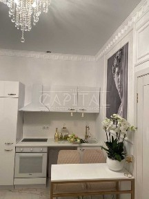 Оренда 2кімнатна квартира біля метро в Шевченківському районі Центр