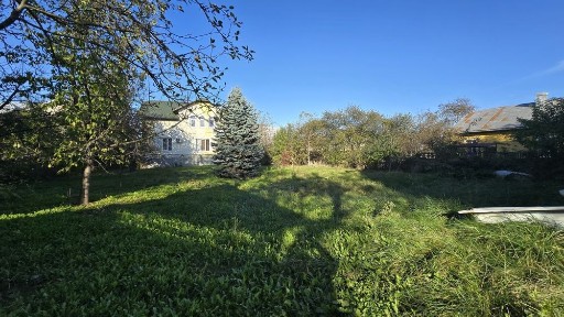 Продаж будинку вздовж траси