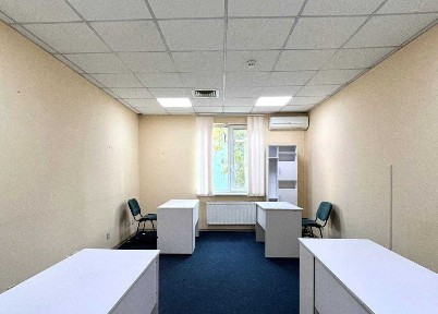 Офіс в центрі. 27 м². Площа Українських Героїв метро. 12150 грн
