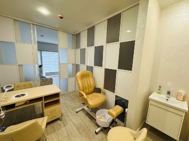 Оренда кабінету манікюру, педикюру