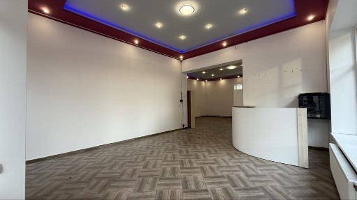 Продається просторе комерційне приміщення у Калуші