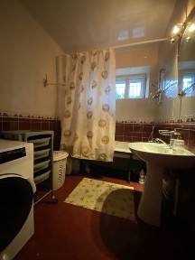 Двоповерховий будинок на Веретинівці