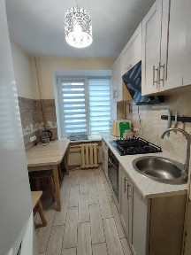 Оренда 2-кімн квартири на вул Комарова (Скальда), район готелю Черемош