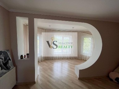 Продається будинок у с. Дачне, 6 соток землі