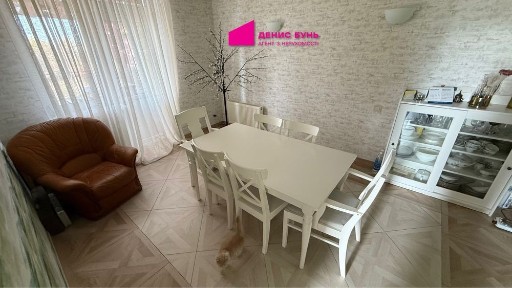 Дом с озером, террасой и зоной барбекю - Подгороднее