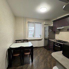 Оренда 2-кімн. квартири на Митниці