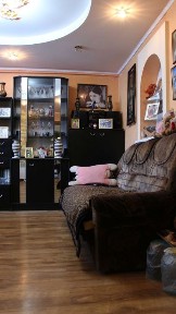 Продаж або обмін квартири. Центр. Є гараж. Є-відновлення.