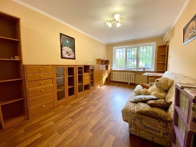 Сдаётся в аренду на долгий срок двухкомнатная квартира в самом центре