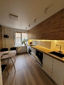 Продажа 3-комнатной квартиры 65 м², Александра Поля просп.